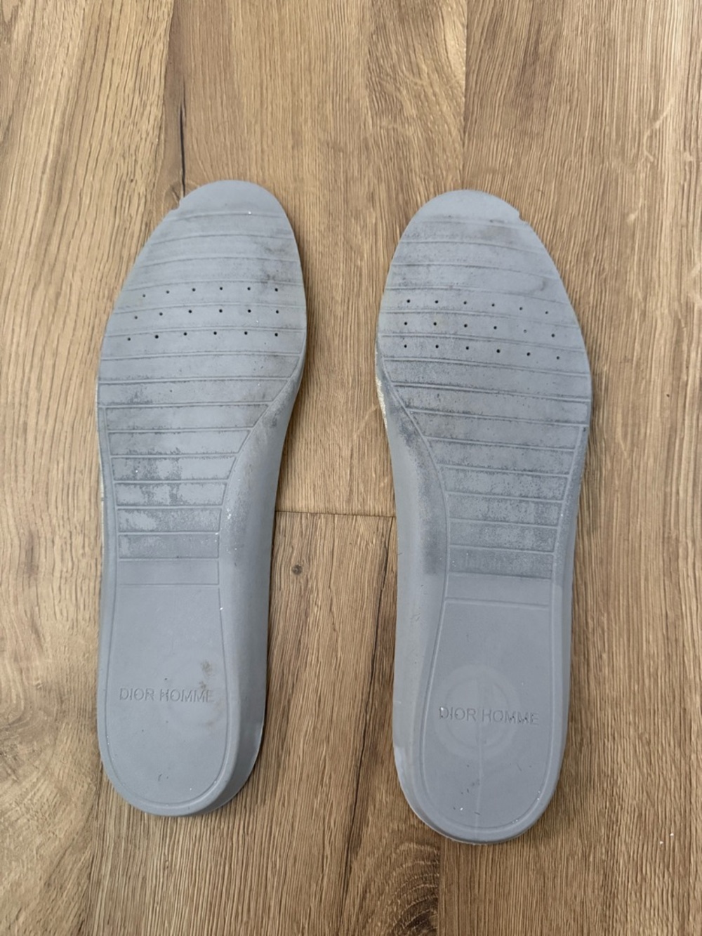 Christian Dior Low-Top Sneakers - Picture 5 of 9